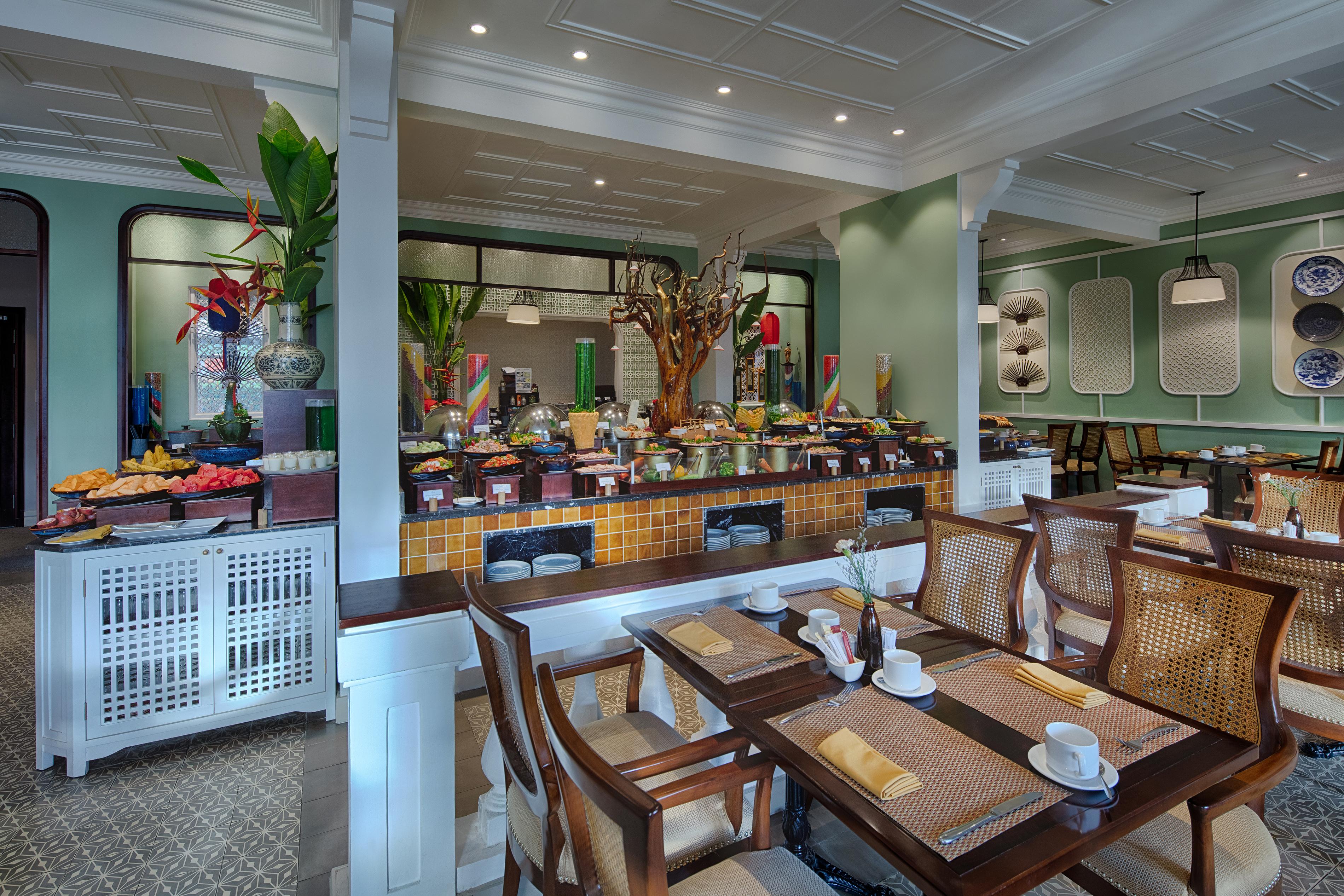 アレグロ ホイアン ア リトル ラグジュアリー ホテル&スパ エクステリア 写真 The interior of the restaurant