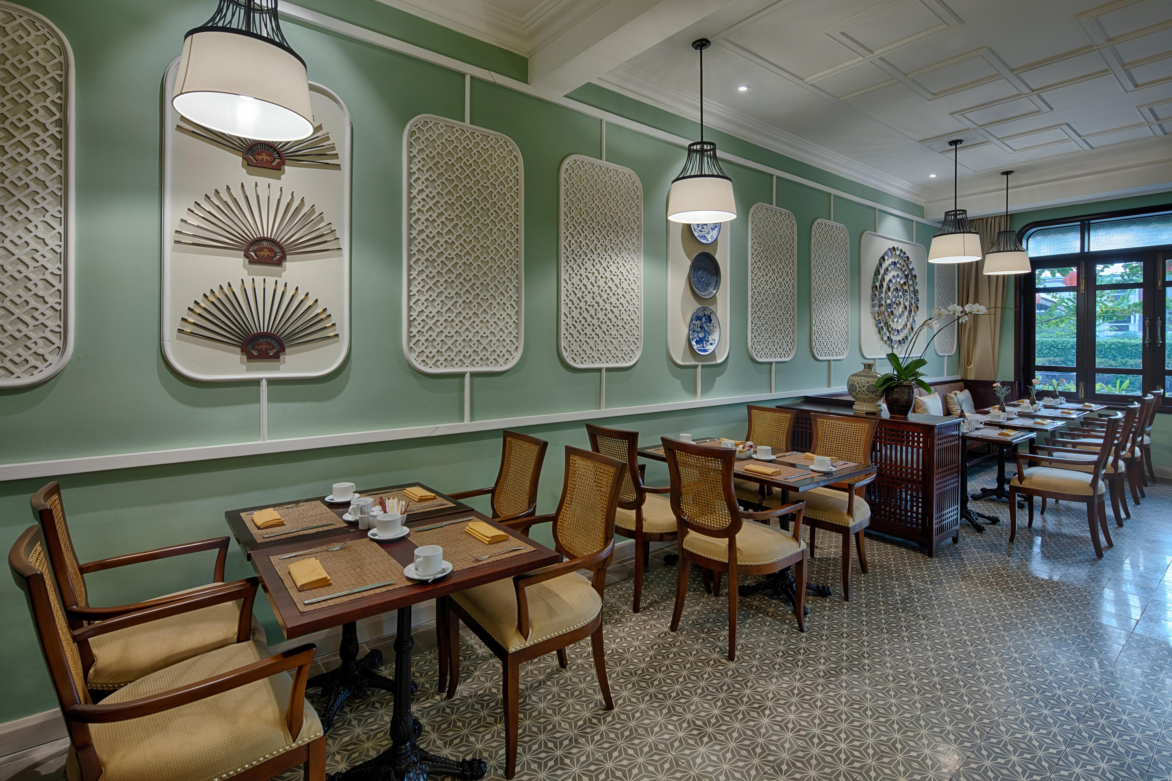 アレグロ ホイアン ア リトル ラグジュアリー ホテル&スパ エクステリア 写真 Interior of the restaurant
