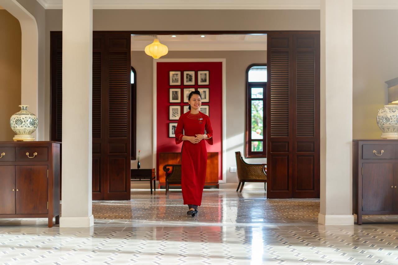 アレグロ ホイアン ア リトル ラグジュアリー ホテル&スパ エクステリア 写真 A Concierge at the Mandarin Oriental, Saigon